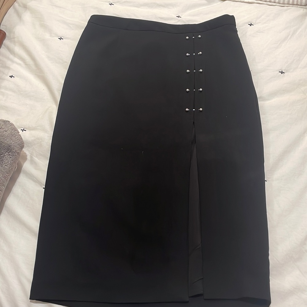 Pencil skirt w slit